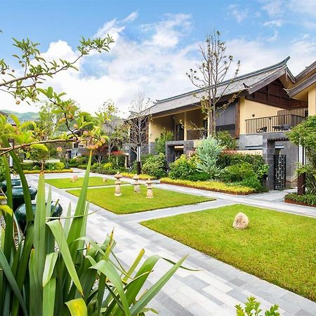 Howard Johnson Jinlin Plaza Lijiang Lijiang  Exteriör bild