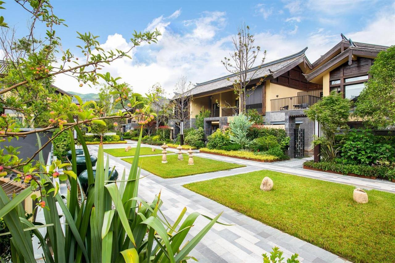 Howard Johnson Jinlin Plaza Lijiang Lijiang  Exteriör bild