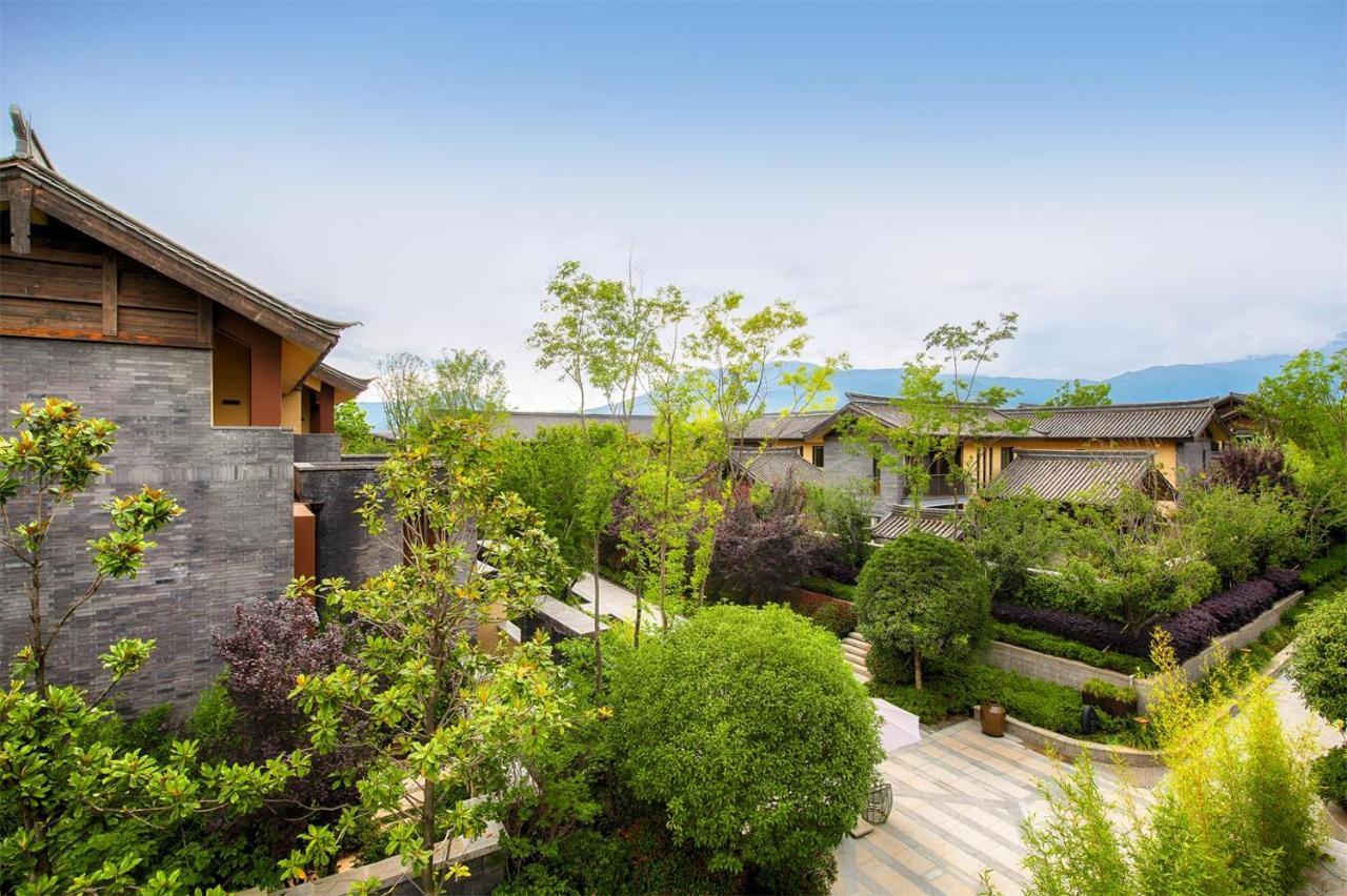 Howard Johnson Jinlin Plaza Lijiang Lijiang  Exteriör bild