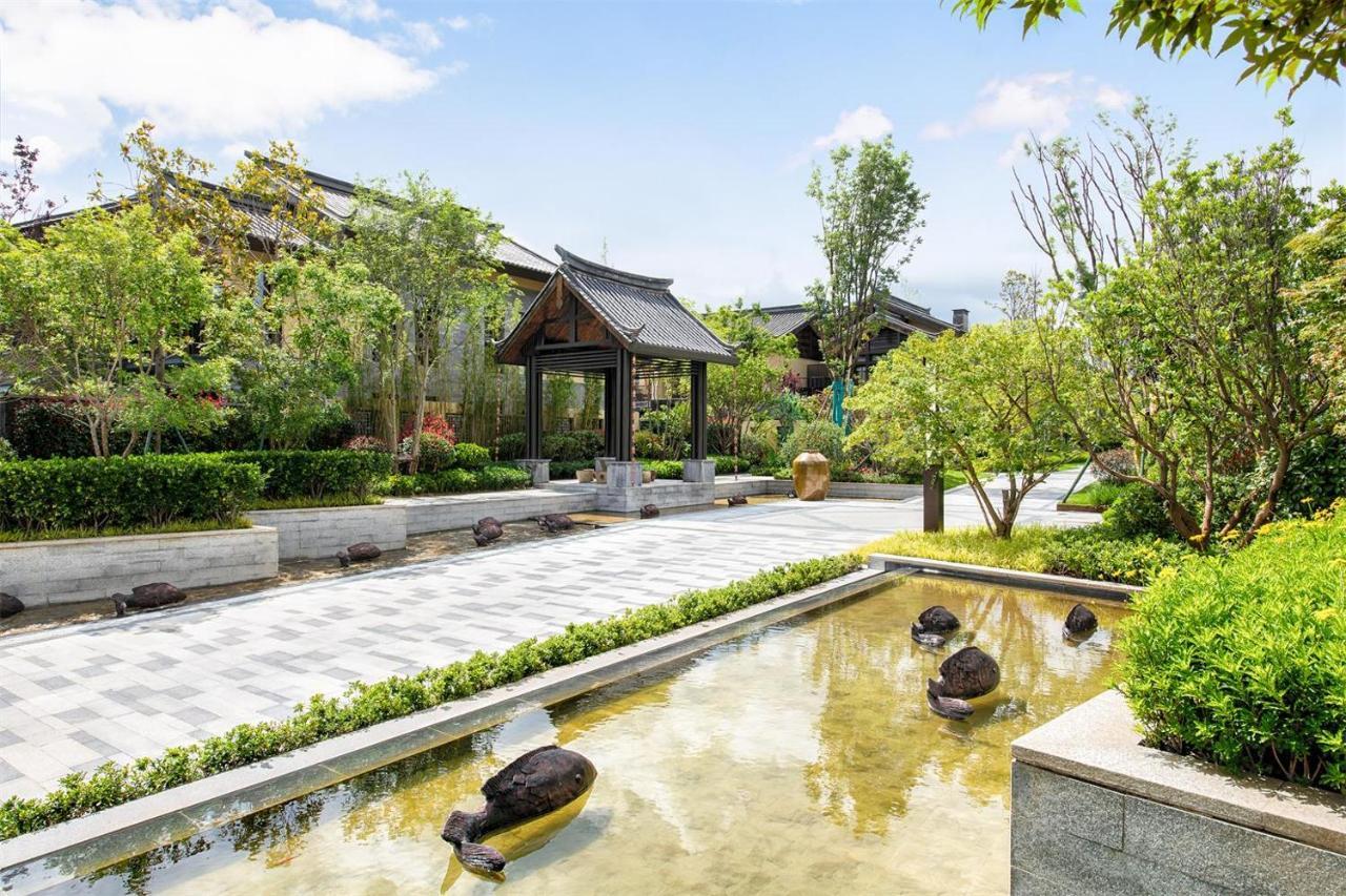 Howard Johnson Jinlin Plaza Lijiang Lijiang  Exteriör bild